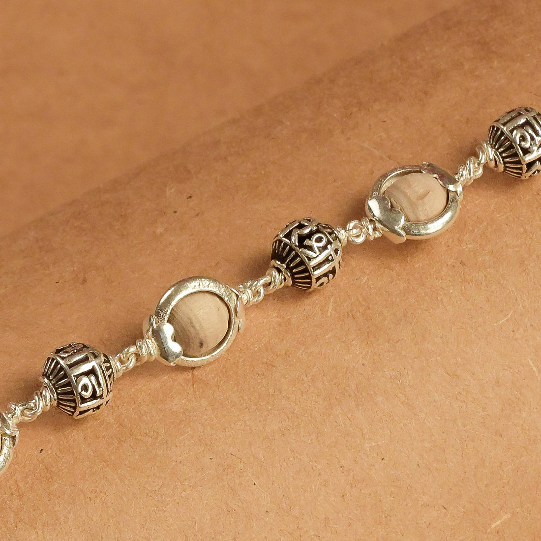 Tulsi Capping with Shree Hari Silver Beads Bracelet