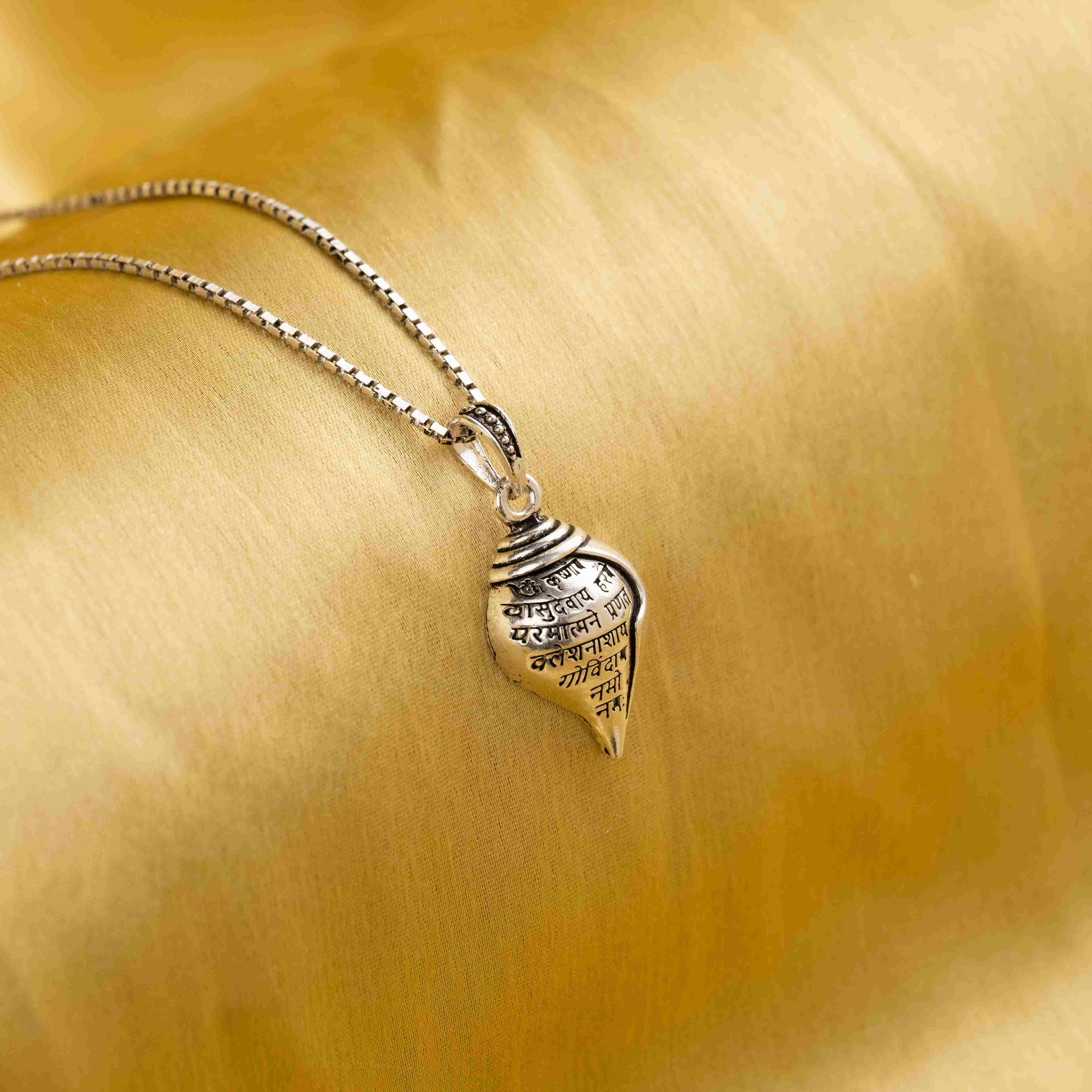 Shri Krishna Shankha Silver pendant