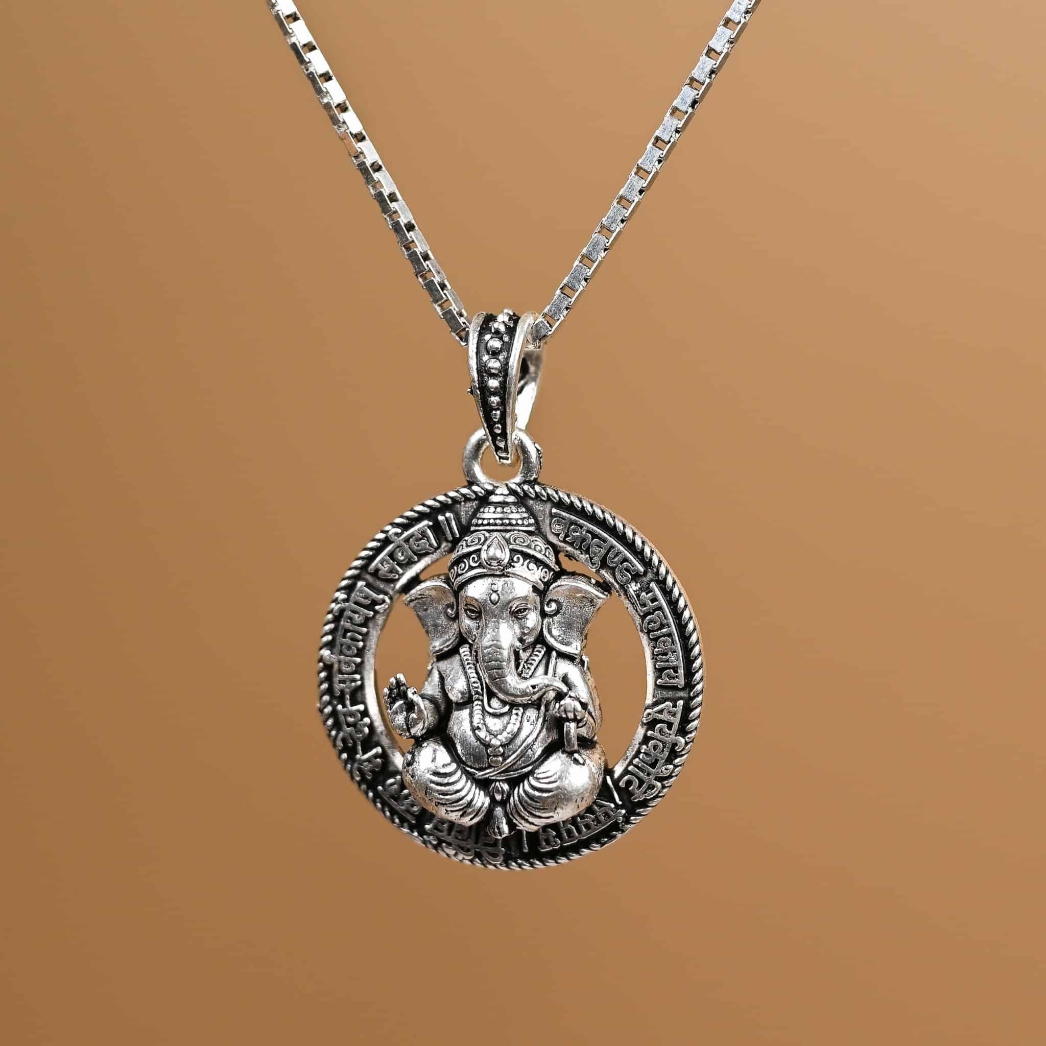 Vakratunda Mahakaya Ganesha Mantra Silver Pendant With Chain