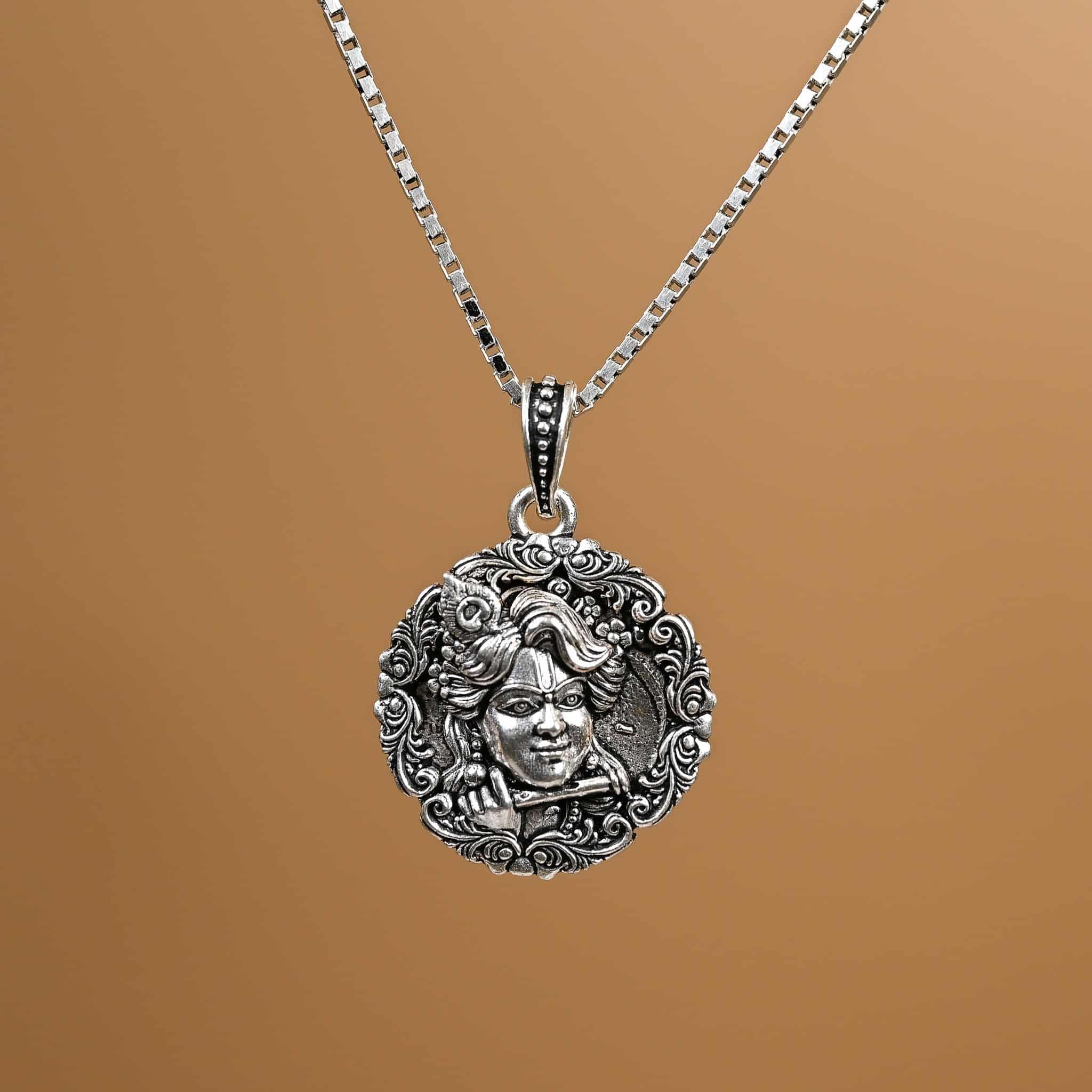 Murlidhar Krishna In Round Silver Pendant With Chain