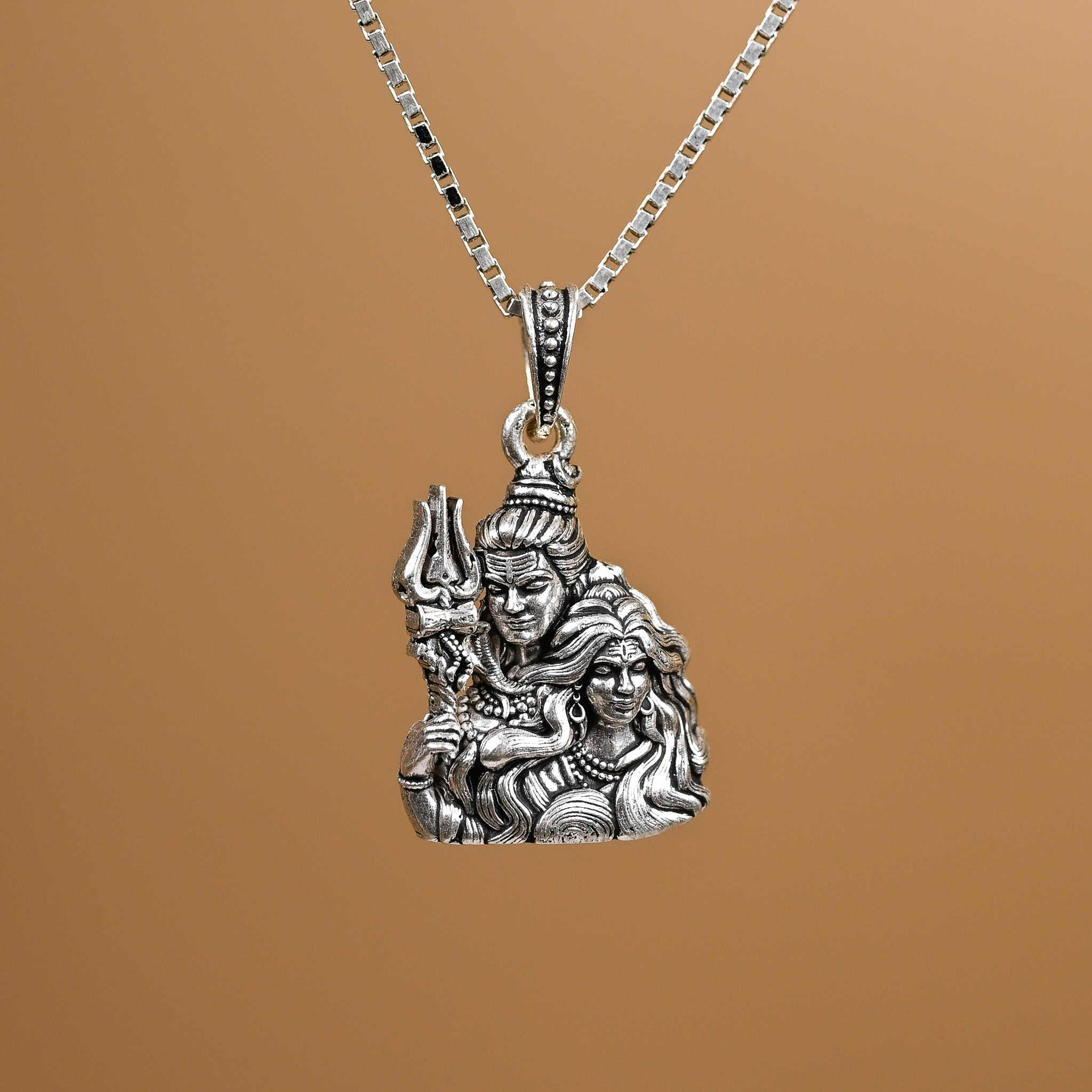 Shiv Parvati Silver Pendant With Chain