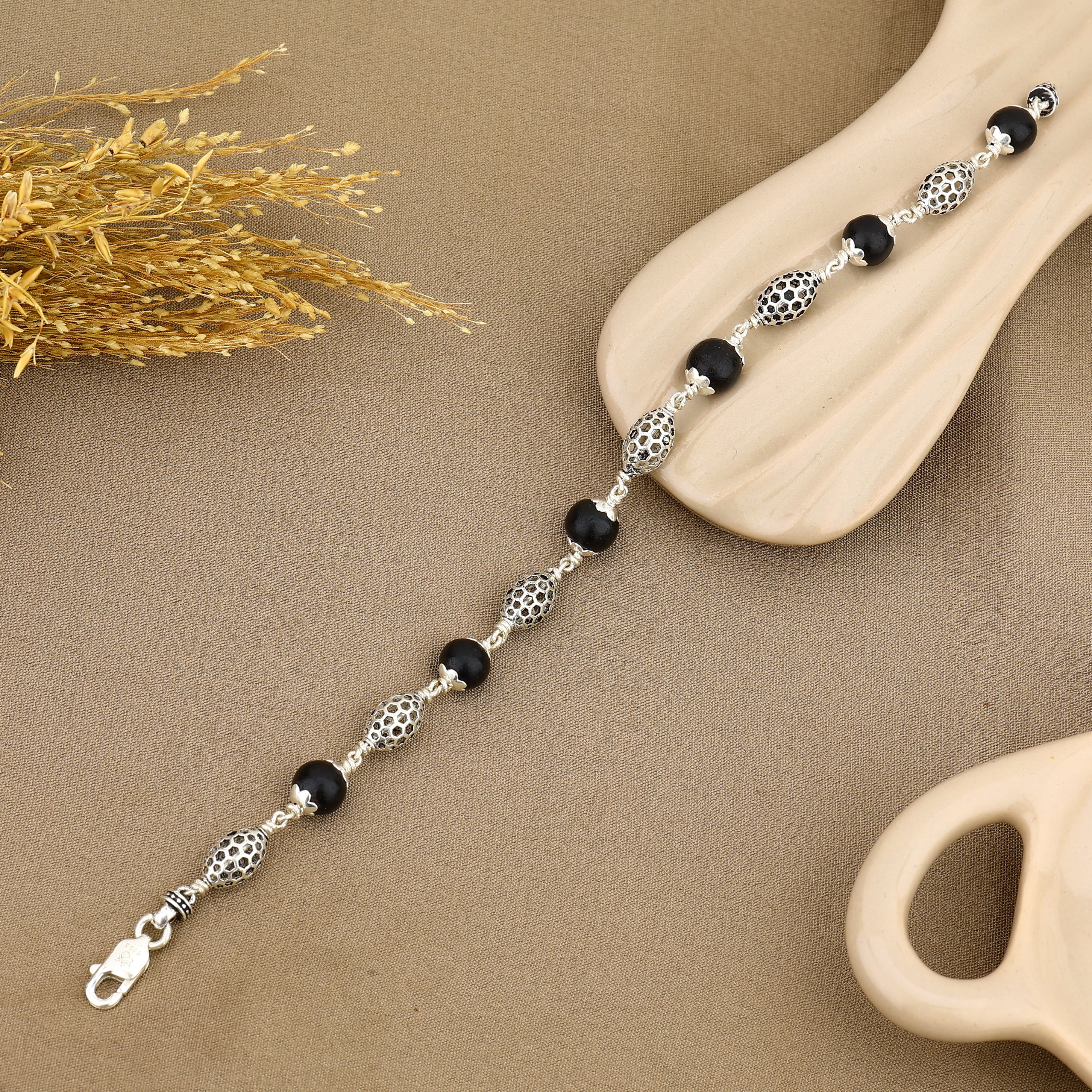 Karungali with Hollow Oval Silver Bracelet